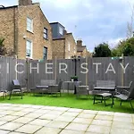 Hackney Suites - En-Suite Rooms & Amenities