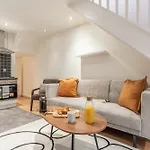 Stylish 2 Bed North London