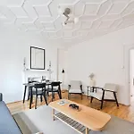 Huge 2 Bedrooms 3 Beds! Covent Gdn 3 Min To Subway