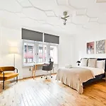 Huge 2 Bedrooms 3 Beds! Covent Gdn 3 Min To Subway