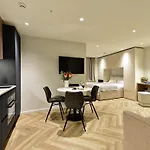 Notting Hill Hyde Park Studios By D\'Montrio