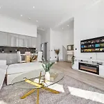 Minimalist Luxe 2Br Designer Retreat In Prime Kensington For 6 Next To Station Harrods