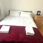 Aldgate Holiday Apartment In Central London