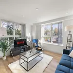 2-Bed Wembley - Free Street Parking - Work Stays Ideal
