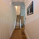 Chic Property With Backyard Near Emirates Stadium