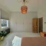 Chic Property With Backyard Near Emirates Stadium