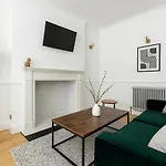 Renovated Urban Retreat In Hammersmith - Comfy & Central