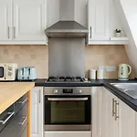 Modern Flat Near Wandsworth - 2 Min To Earlsfield Station