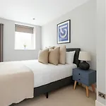 Modern Flat Near Wandsworth - 2 Min To Earlsfield Station