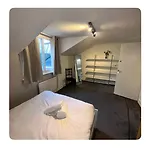 Bright & Modern Notting Hill 3Br Apartment