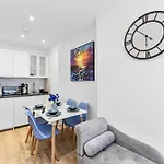 Great Flat On Oxford Street