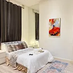 Central London Studio For Three