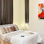 Central London Studio For Three