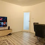 Entire 2-Bedroom Flat Close To Hyde Park, Paddington Station, Bayswater And Queensway Station