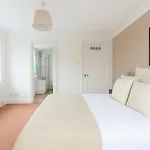 Lewisham Spacious Apartment