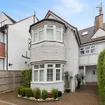 Cosy Studio Flat With Free Parking