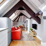 Sunny Loft In Center Of London