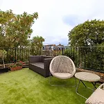 Cosy And Light Flat With A Roof Terrace In Chelsea
