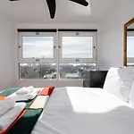 Guestready - Stylish Skyline Views, Central London