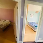 House For 7, Garden With Pond, 20Min From Heathrow