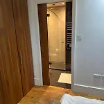 Oxford Street Two Bedroom Luxury Apartment