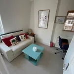 Beautiful 3 Bed In Leafy Hampstead