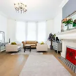 City Living 1Br Apt South Kensington