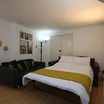 1-Bed Flat In Central London