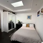 Large One Bedroom Studio Near Kensington Gardens, Notting Hill
