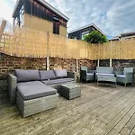 Stylish 2-Bed Garden Flat, 5 Mins To Brixton