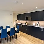 Luxury, Spacious Home In Fulham