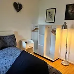 Bright & Cozy Double Room With Great Transport Links