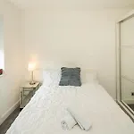 Newly Renovated 2-Bed, 2-Bath Edwardian Home In Paddington, Just Mins Walk To Hyde Park, Lancaster Gate, Kensington Gardens, Little Venice, And The West End, Zone 1