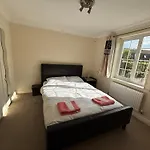 2-Bedroom Flat, South Wimbledon