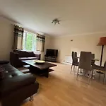 2-Bedroom Flat, South Wimbledon