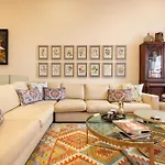 Paddington 7-Bed 13-Guest Massive House W Patio