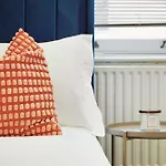 Central One Bed Apartment In Bayswater