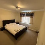2-Bedroom Flat, South Wimbledon