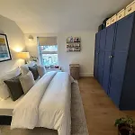 Clapham South - Large 1 Bed Penthouse