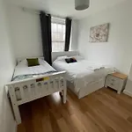 Central London Luxury Apartment With 3 Bedrooms