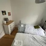 Central London Luxury Apartment With 3 Bedrooms