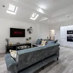 Peaceful 3 Bed Acton Retreat Zone 2 Sleeps 9