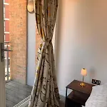 Family Stay Battersea With Balcony In Central London