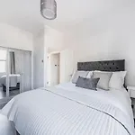 Amazing One Bed Flat Wimbledon