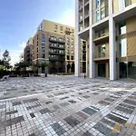 Luxury Skyline Living 2B2B Apartment Central London