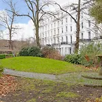 W2 Stylish And Central Apartment