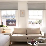 Camden Town 1-Min To Station Sleeps 5