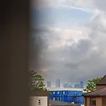 Stylish And Spacious Peckham Flat
