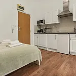 Cosy Paddington Apartments