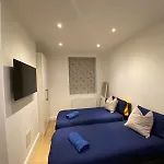 New Elegant 2 Bed Flat In Chiswick